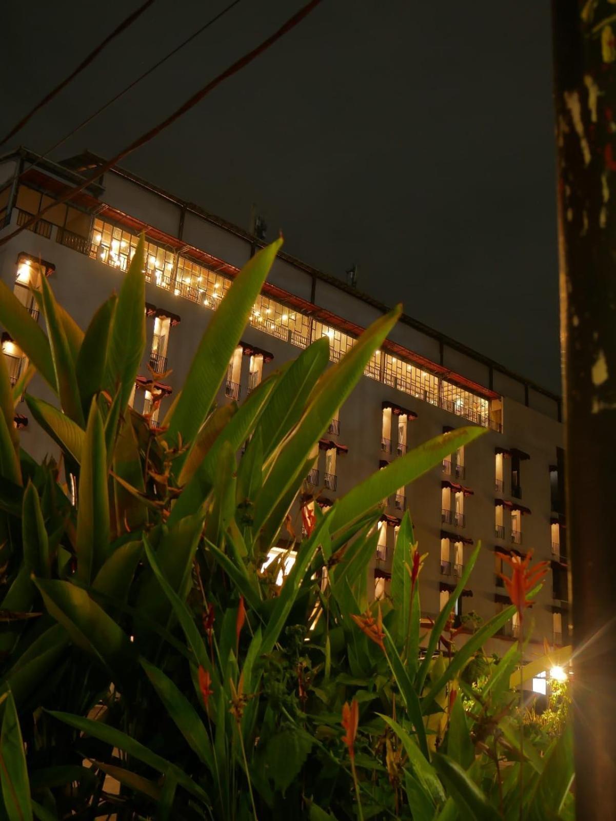 Meotel Purwokerto Exterior foto